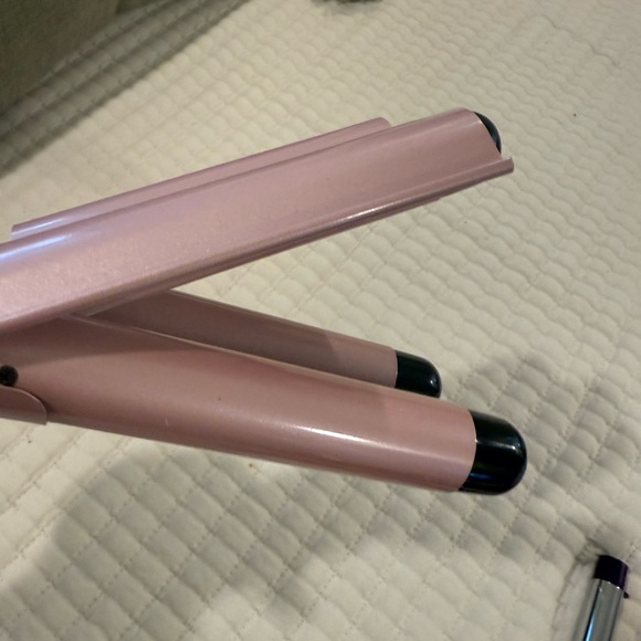 Pink Triple Barrel Hair Waver - Picture 3 of 5